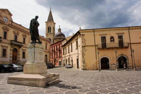 Dietro Piazza Maggiore Sulmona Luaran gambar