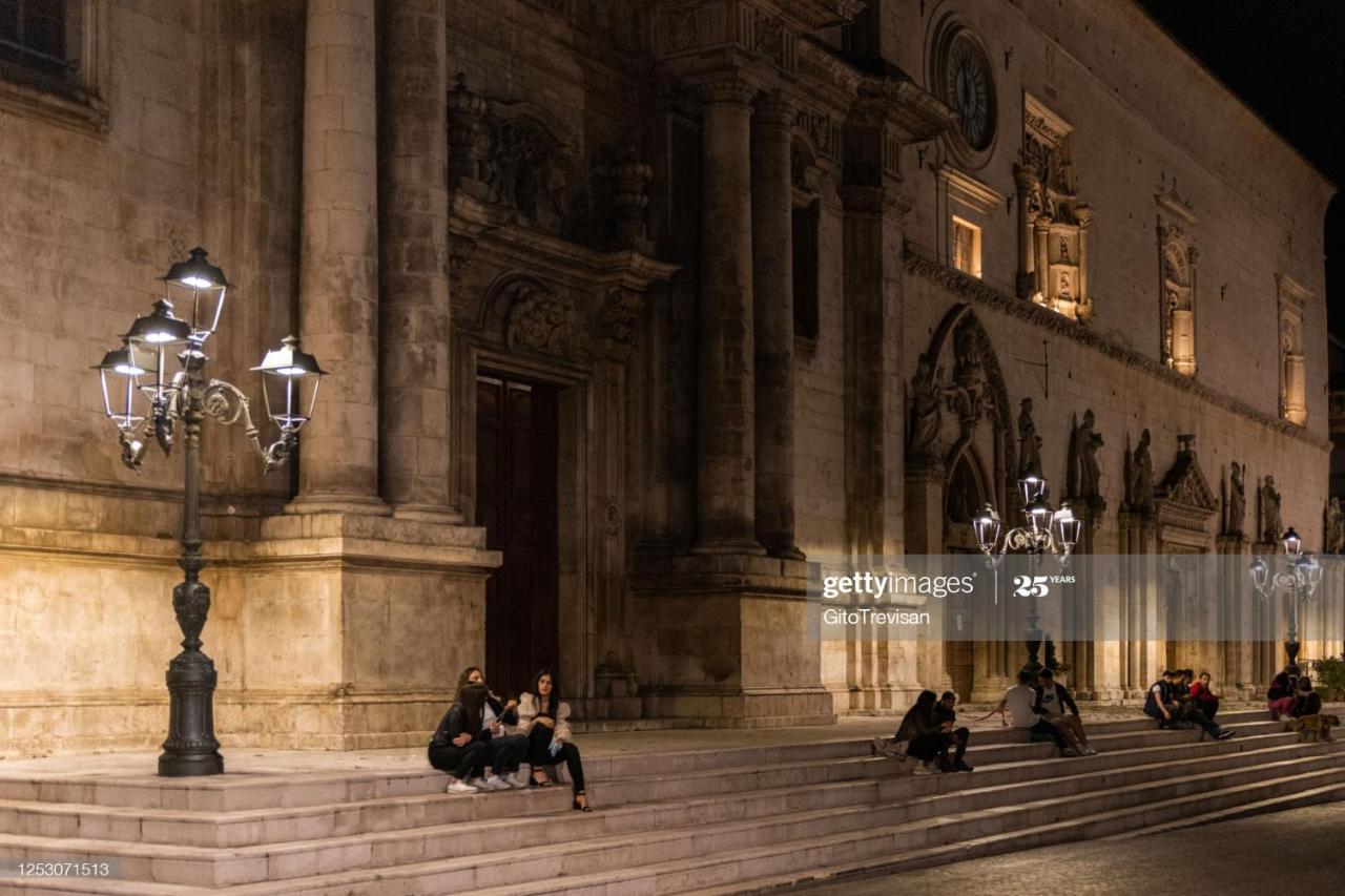 Dietro Piazza Maggiore Sulmona Luaran gambar